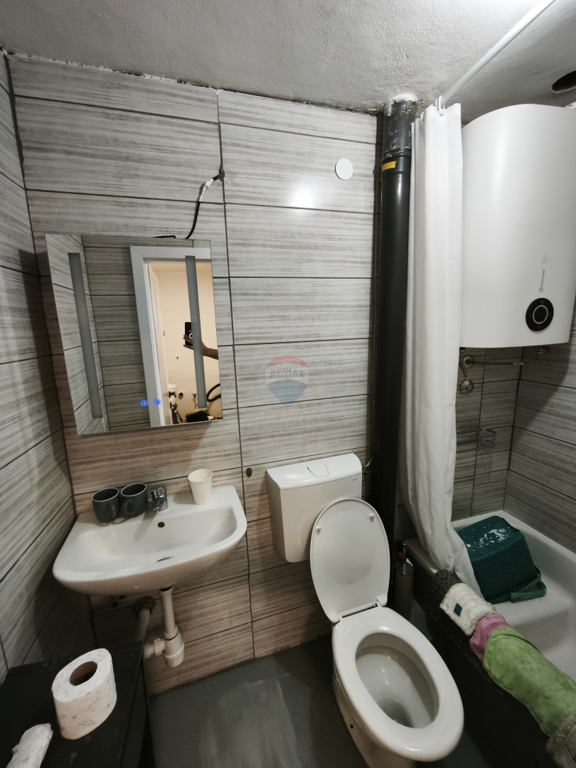 Dvoetažno stanovanje 65 m2 z velikim potencialom v središču Trogirja