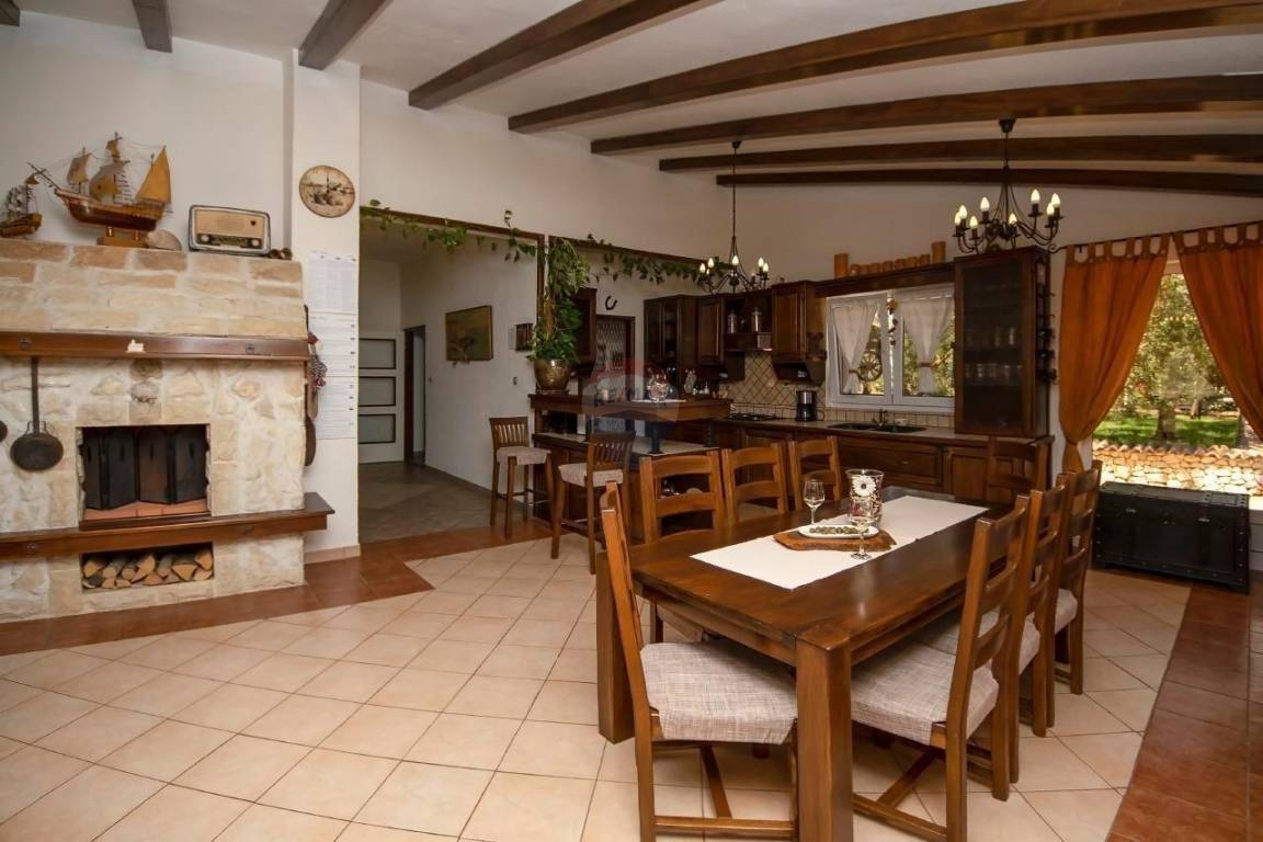 Hiša Dubrava Kod Šibenika, Šibenik - Okolica, 369,84m2