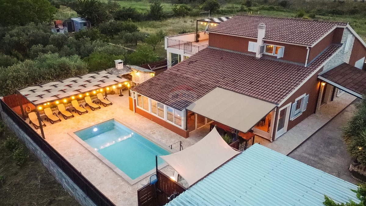 Hiša Dubrava Kod Šibenika, Šibenik - Okolica, 369,84m2