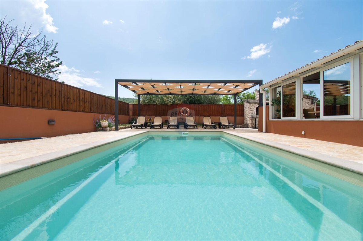 Hiša Dubrava Kod Šibenika, Šibenik - Okolica, 369,84m2