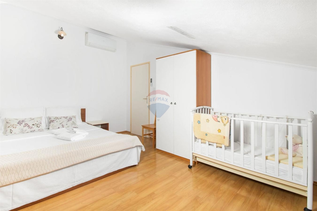 Hiša Dubrava Kod Šibenika, Šibenik - Okolica, 369,84m2