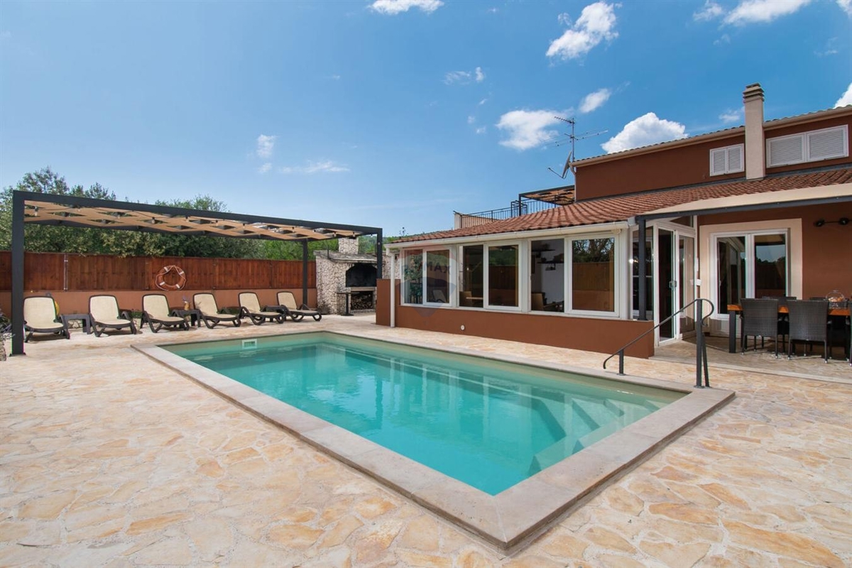 Hiša Dubrava Kod Šibenika, Šibenik - Okolica, 369,84m2