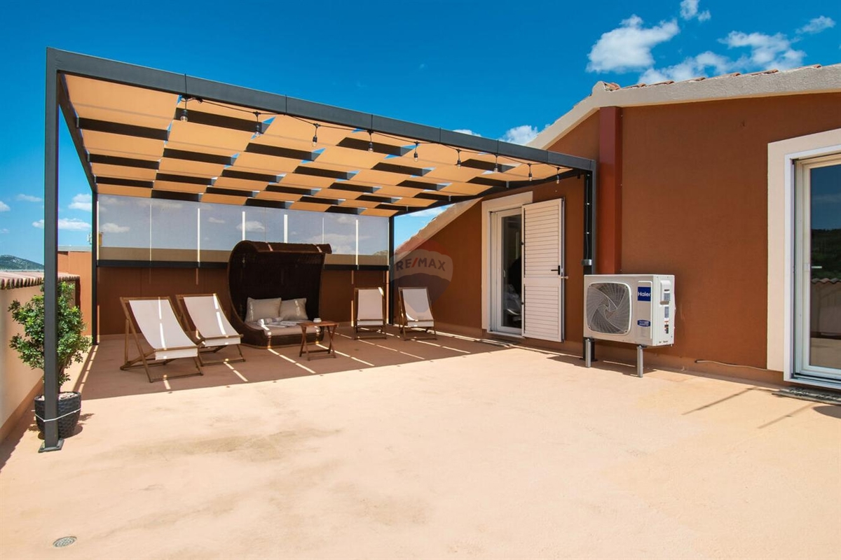 Hiša Dubrava Kod Šibenika, Šibenik - Okolica, 369,84m2