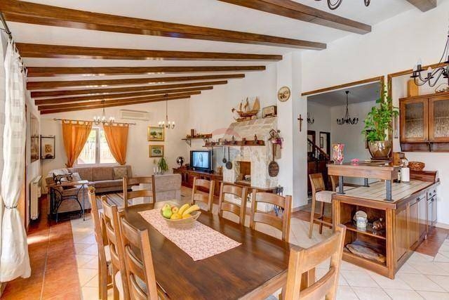 Hiša Dubrava Kod Šibenika, Šibenik - Okolica, 369,84m2