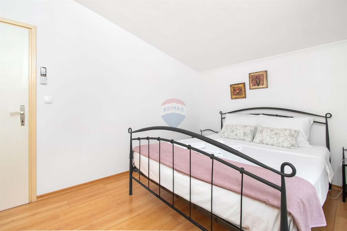 Hiša Dubrava Kod Šibenika, Šibenik - Okolica, 369,84m2