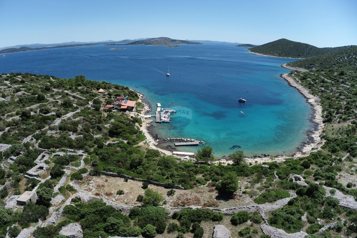 Zemljišče Kaprije, Šibenik - Okolica, 1.820m2