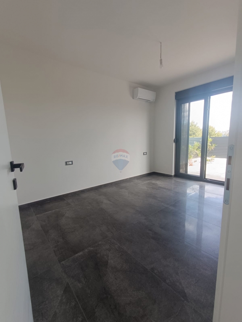 Stanovanje / Apartma Murter, 81,78m2