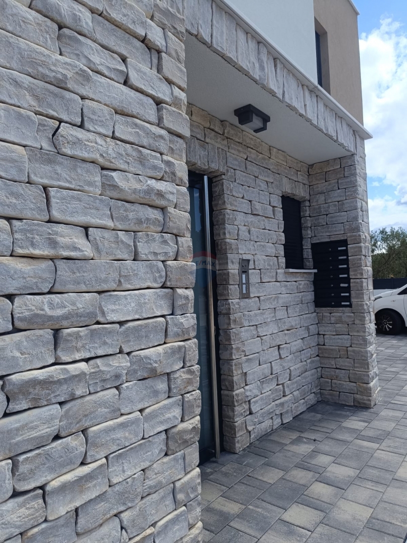 Stanovanje / Apartma Murter, 81,78m2