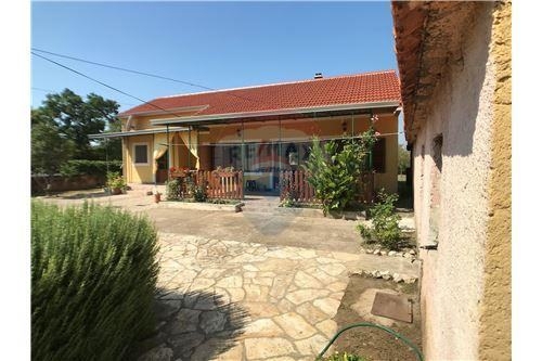 Hiša Drinovci, Drniš, 99m2