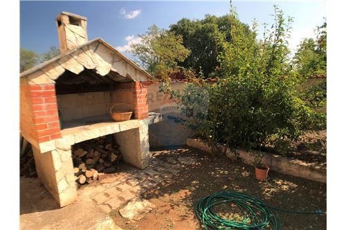 Hiša Drinovci, Drniš, 99m2