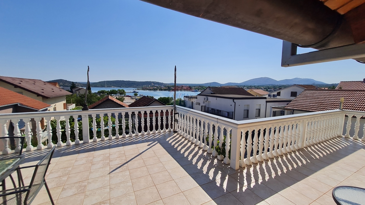 Hiša Bilice, Šibenik - Okolica, 450m2
