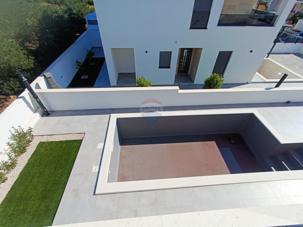 Hiša Vodice, 166m2