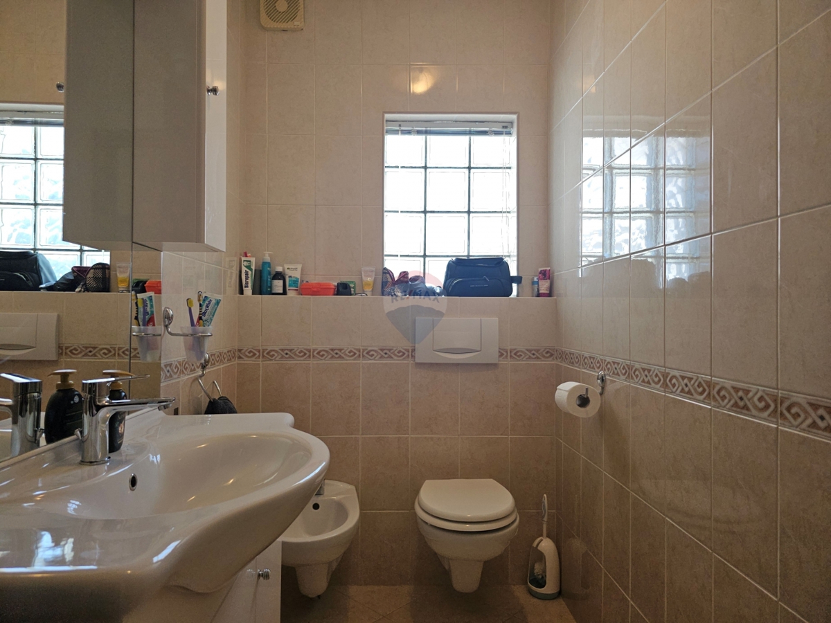 Stanovanje / Apartma Brodarica, Šibenik - Okolica, 176,92m2