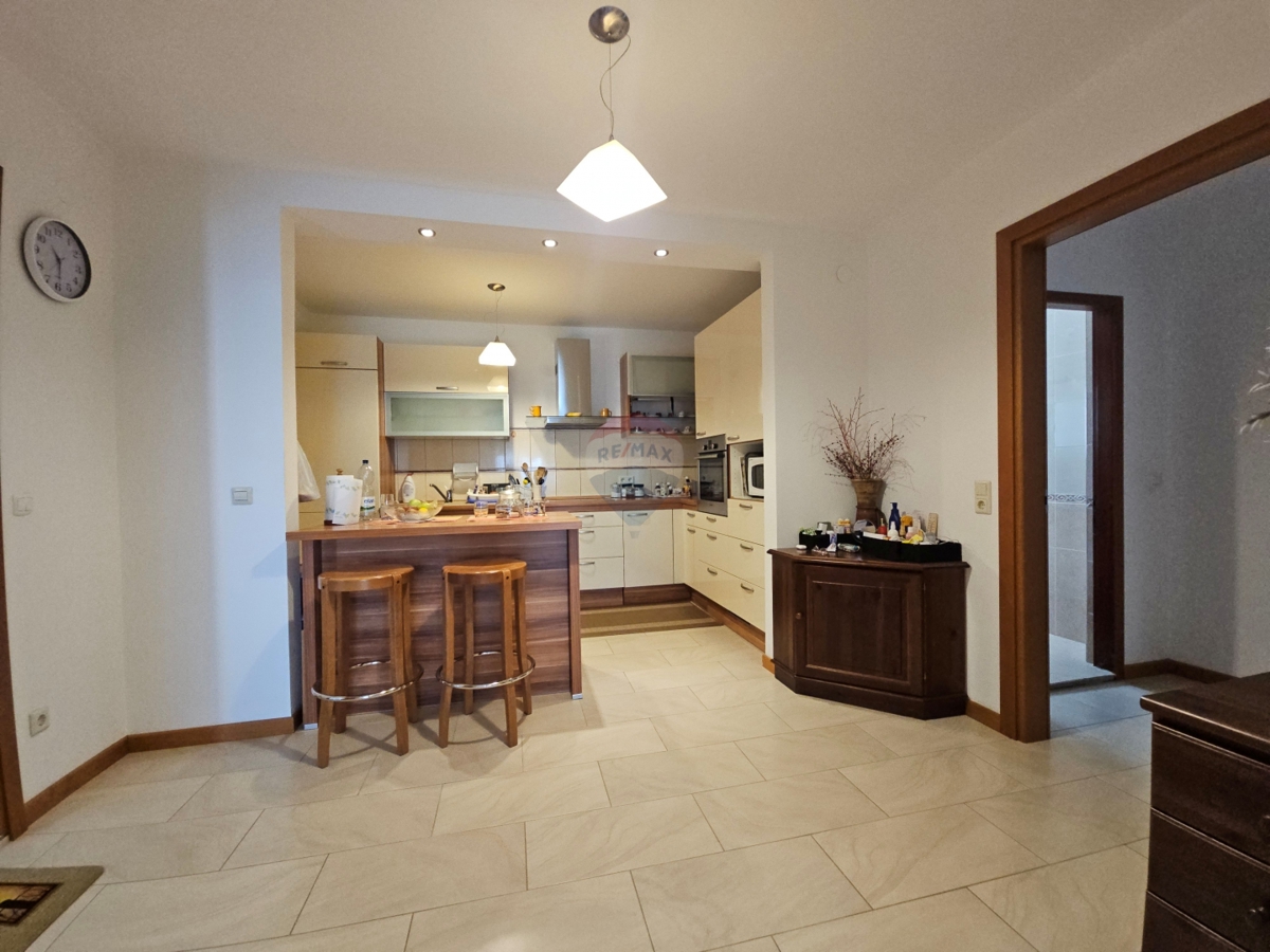 Stanovanje / Apartma Brodarica, Šibenik - Okolica, 176,92m2