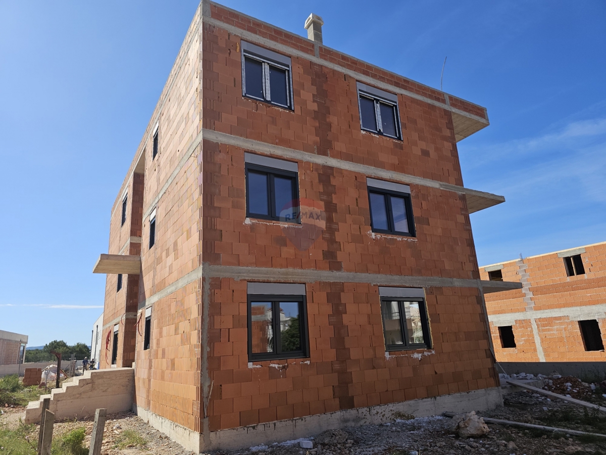 Stanovanje / Apartma Brodarica, Šibenik - Okolica, 83,42m2