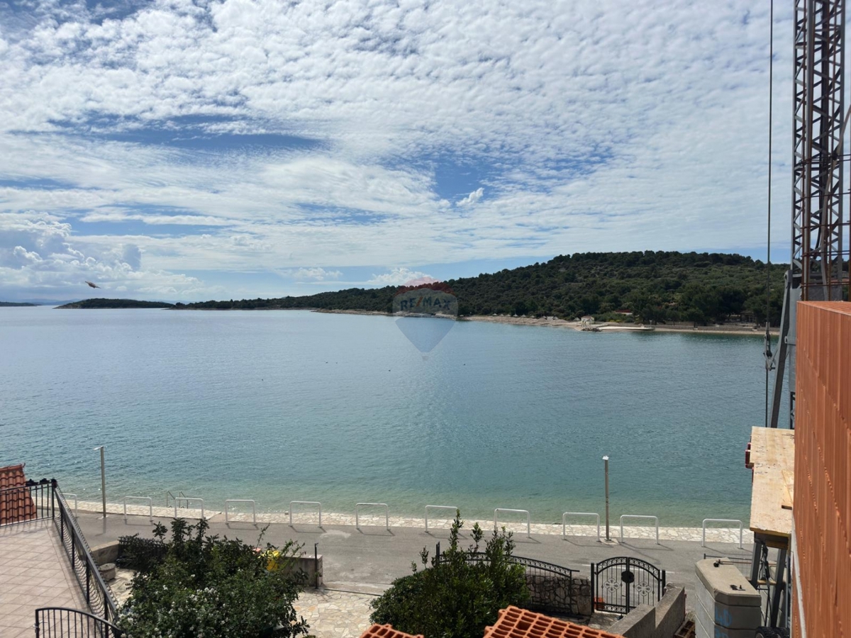Stanovanje / Apartma Jezera, Tisno, 69,13m2