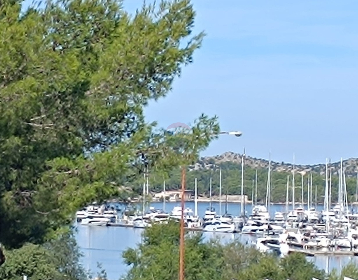 Zemljišče Mandalina, Šibenik, 1.300m2