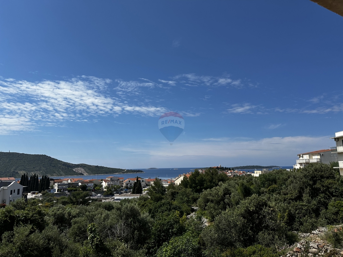 Stanovanje / Apartma Primošten, 255,85m2