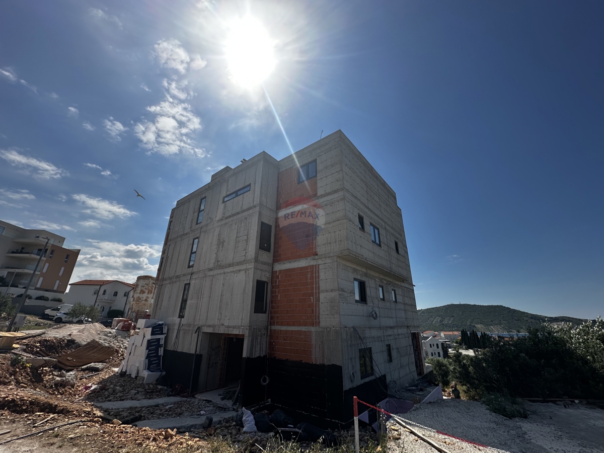 Stanovanje / Apartma Primošten, 255,85m2