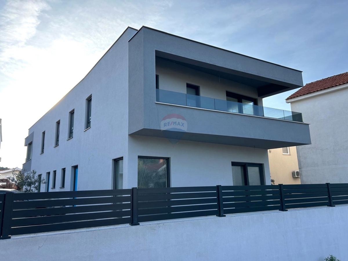 Hiša Žaborić, Šibenik - Okolica, 120m2