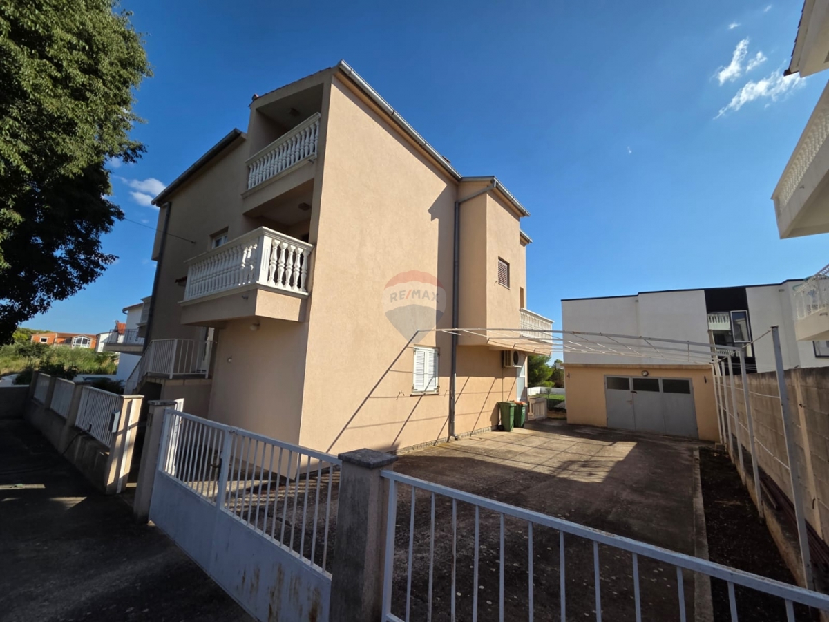 Stanovanje / Apartma Tribunj, 139m2