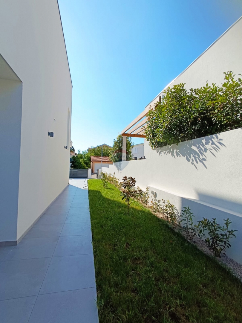 Hiša Vodice, 166m2