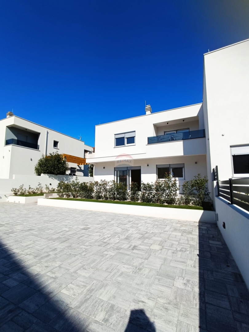 Hiša Vodice, 166m2