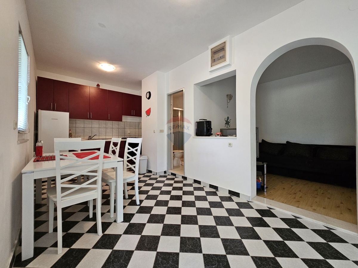 Dvosobno stanovanje 50,32 m2 pritličje, Rogoznica