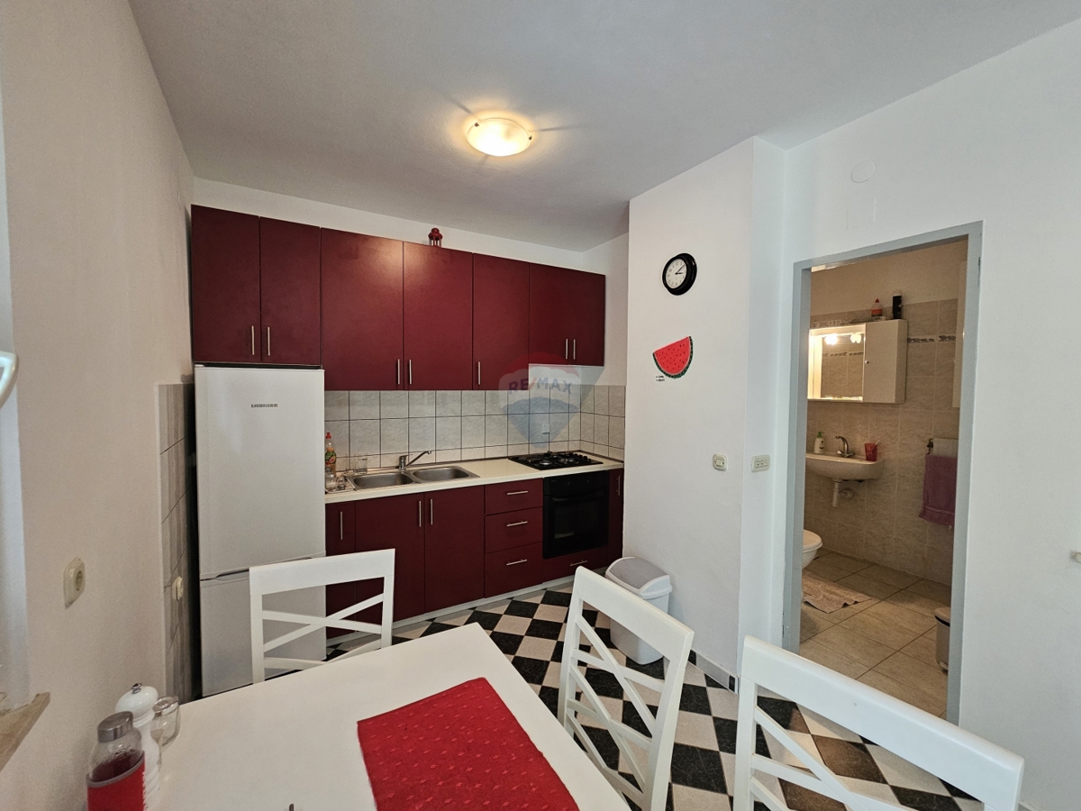 Dvosobno stanovanje 50,32 m2 pritličje, Rogoznica