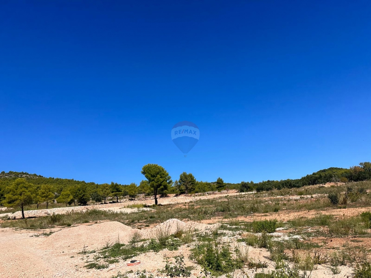 Zemljišče Tribunj, 11.021m2