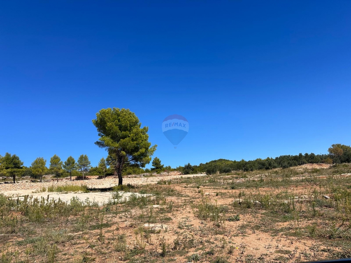 Zemljišče Tribunj, 11.021m2