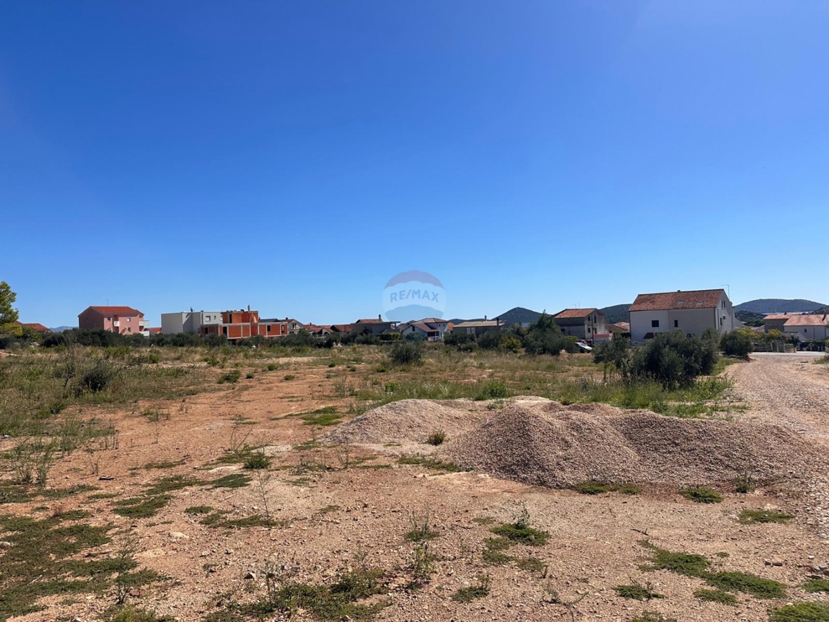 Zemljišče Tribunj, 11.021m2