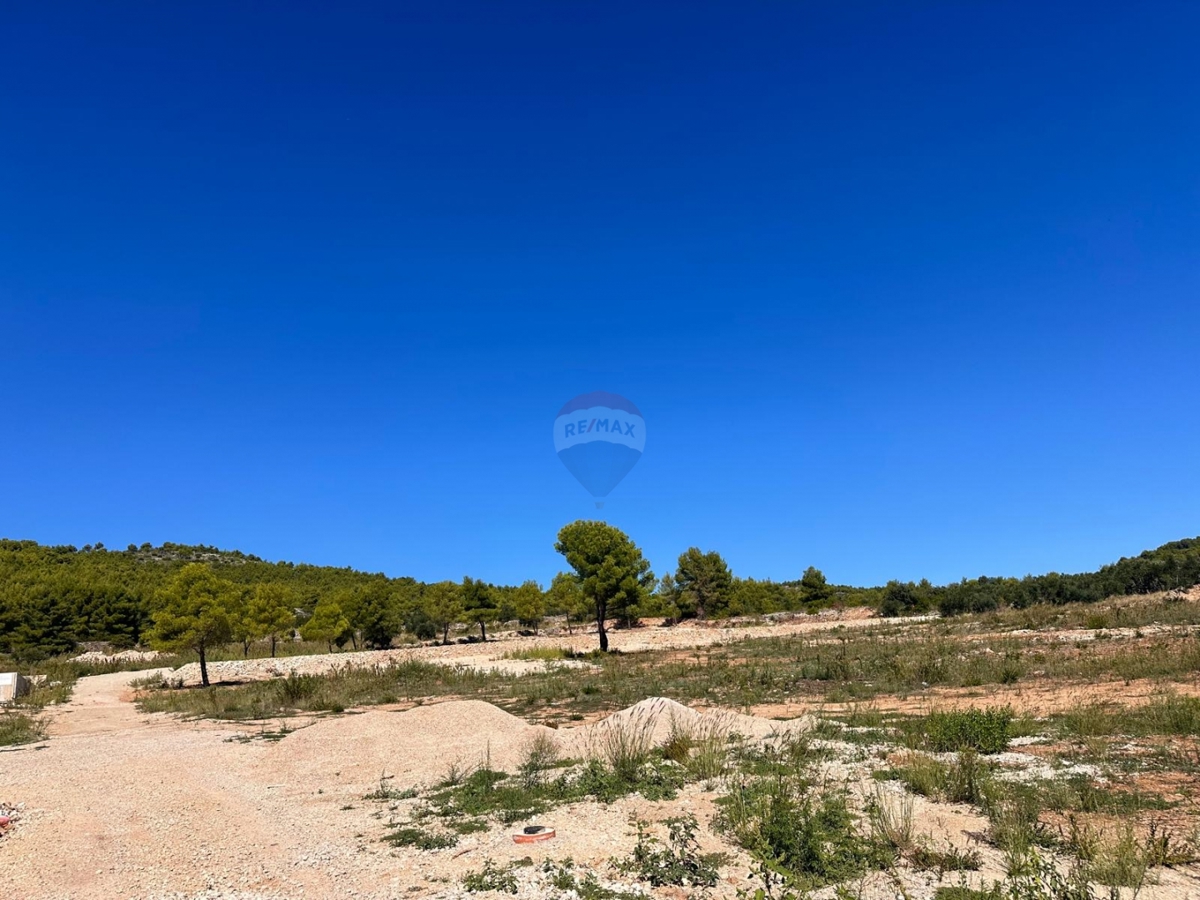 Zemljišče Tribunj, 11.021m2