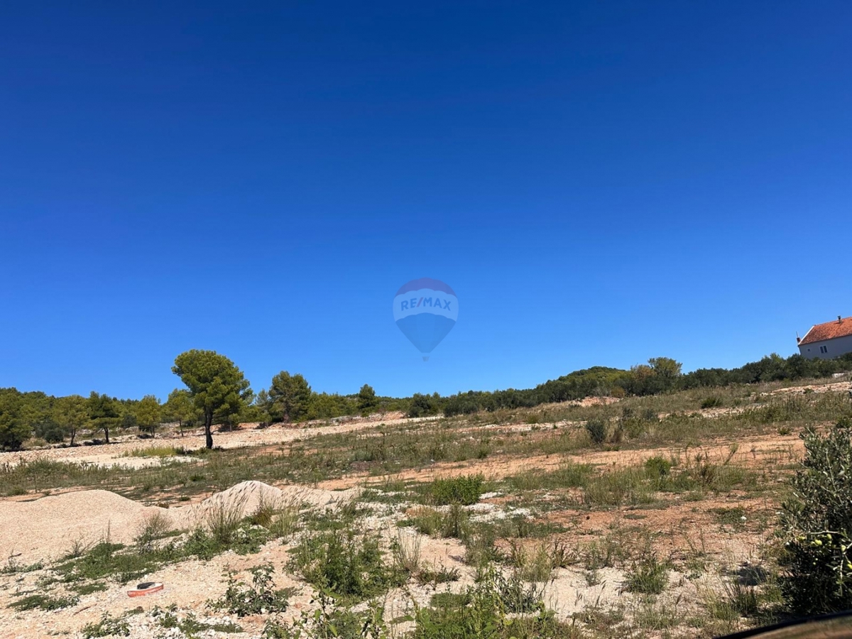 Zemljišče Tribunj, 11.021m2