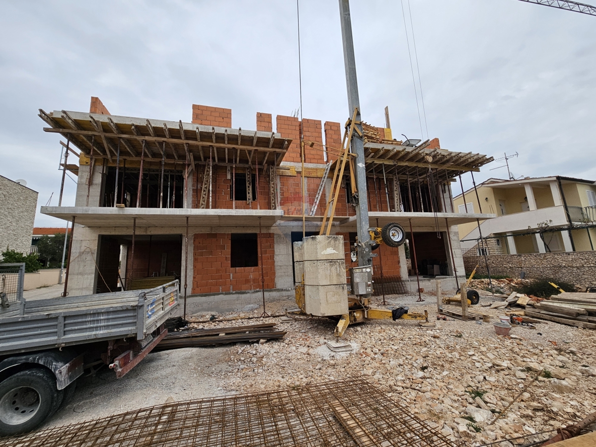 Dvosobno stanovanje z vrtom velikosti 82 m2, Stivašnica