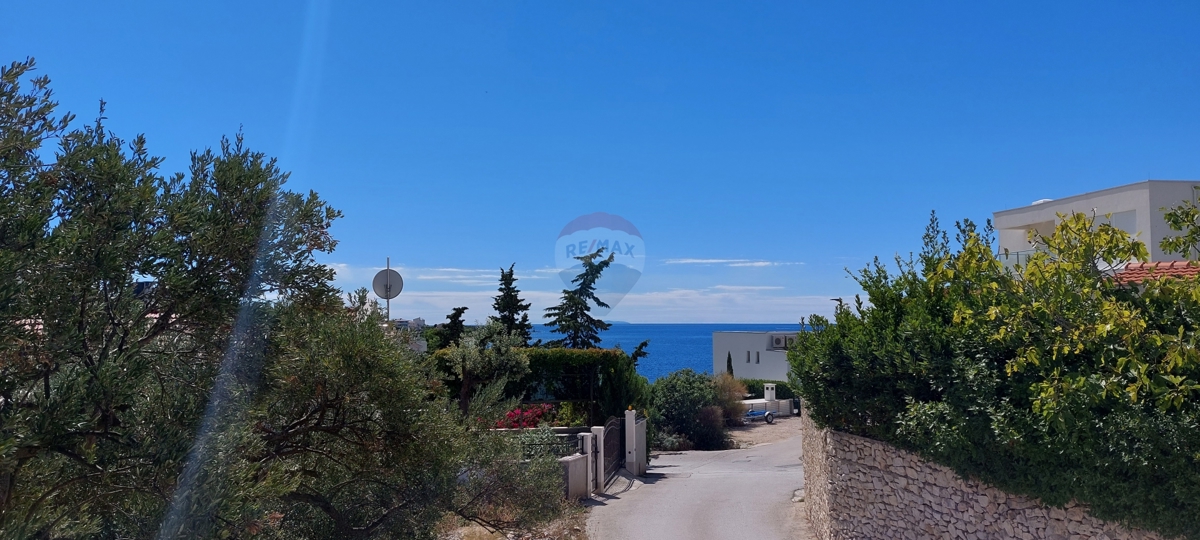 Dvosobno stanovanje z vrtom velikosti 82 m2, Stivašnica