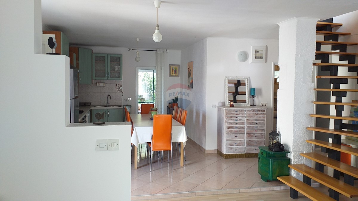 Stanovanje / Apartma Njivice, Šibenik, 198m2