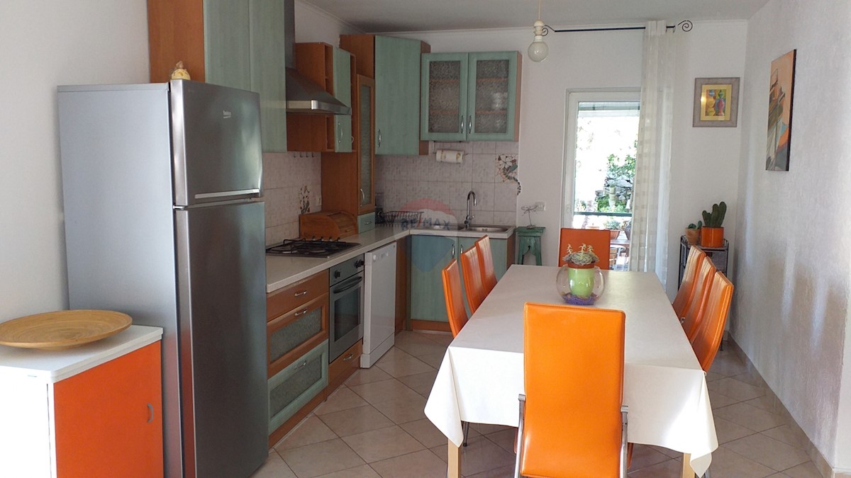 Stanovanje / Apartma Njivice, Šibenik, 198m2