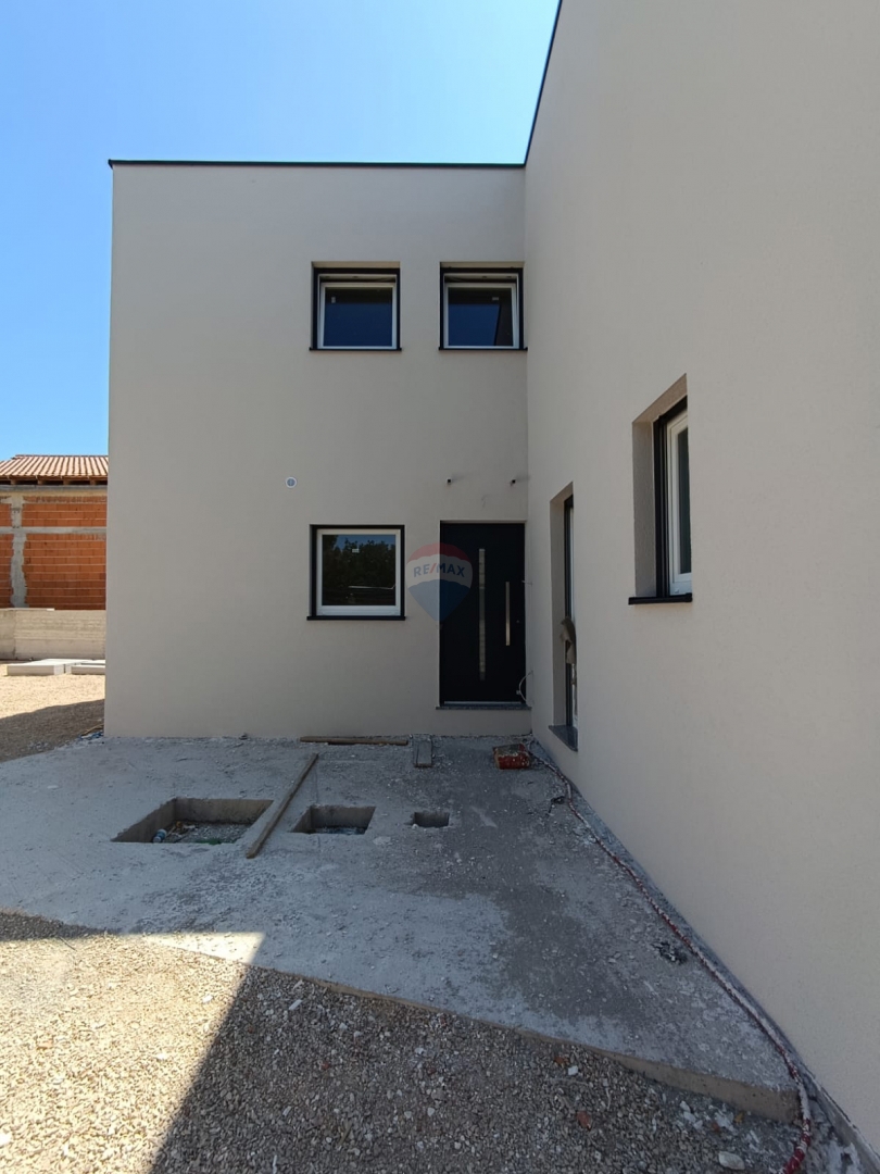 Hiša Pirovac, 102,22m2