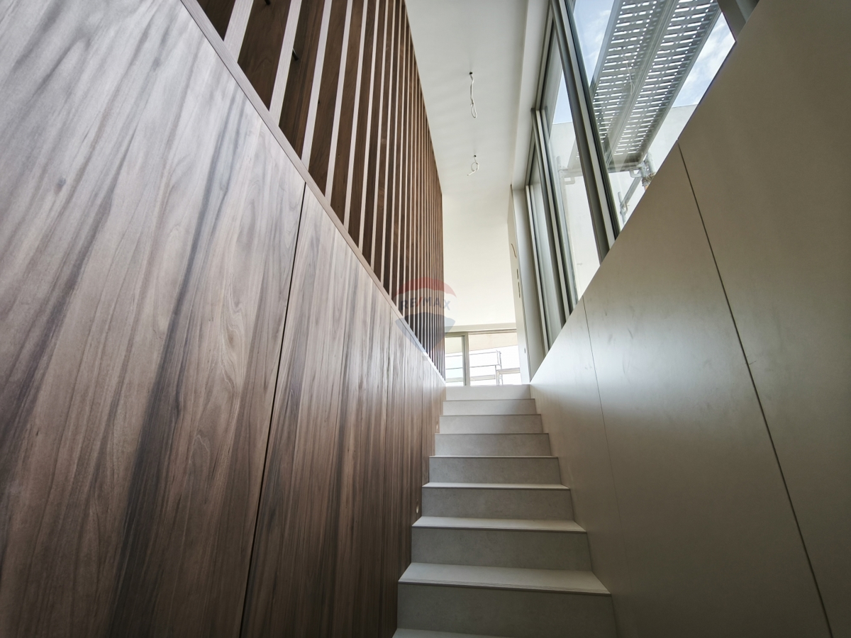 Luksuzni dupleks penthouse s čudovitim razgledom, Rogoznica