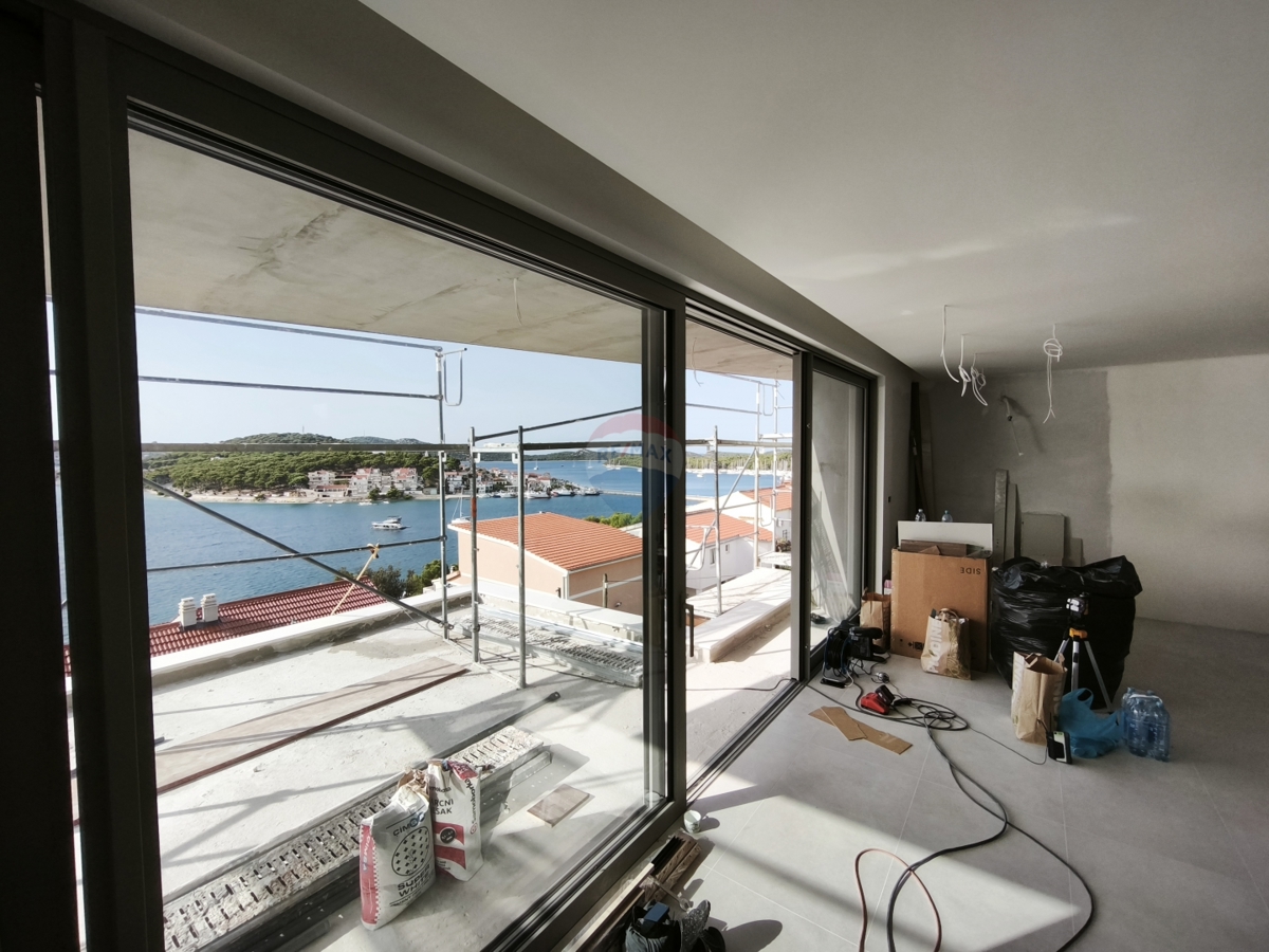 Luksuzni dupleks penthouse s čudovitim razgledom, Rogoznica