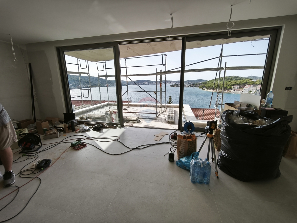 Luksuzni dupleks penthouse s čudovitim razgledom, Rogoznica