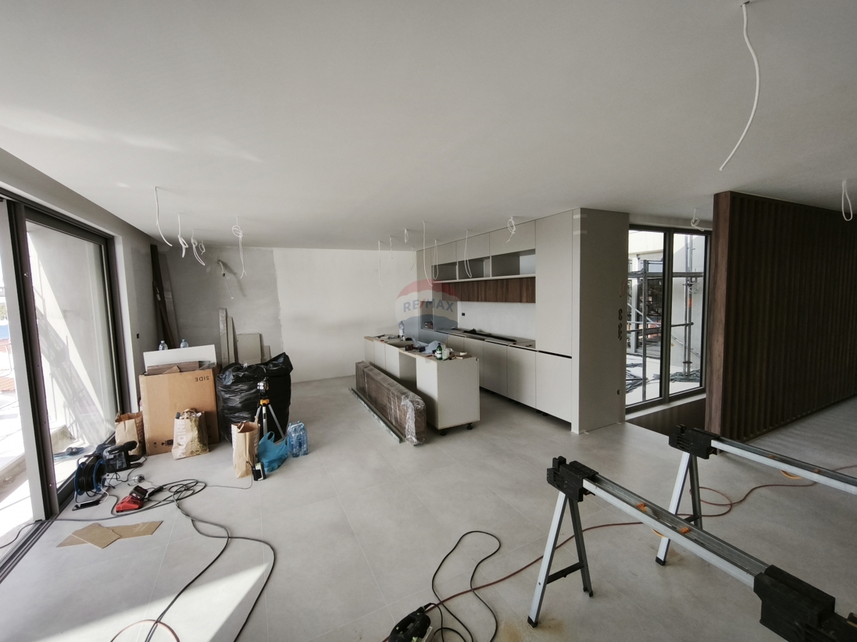 Luksuzni dupleks penthouse s čudovitim razgledom, Rogoznica