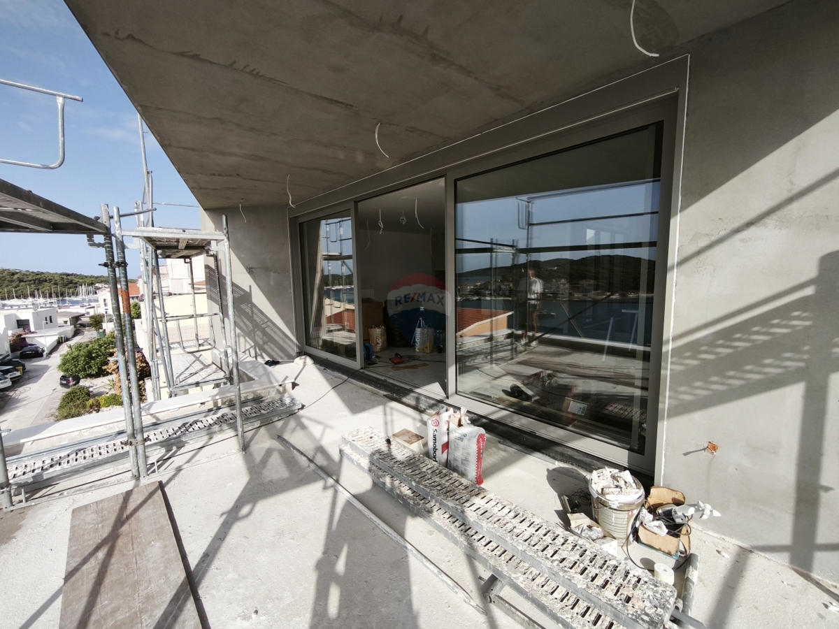 Luksuzni dupleks penthouse s čudovitim razgledom, Rogoznica