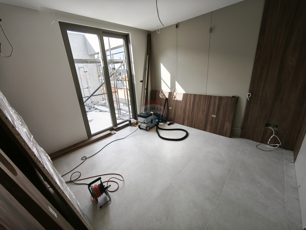 Luksuzni dupleks penthouse s čudovitim razgledom, Rogoznica