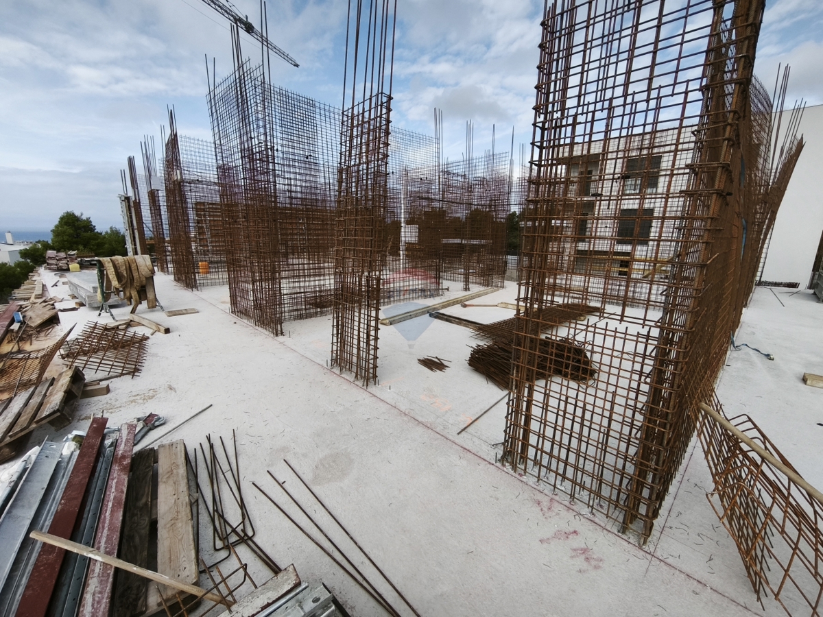 Penthouse s panoramskim razgledom in strešno teraso, novogradnja (D1) - Primošten