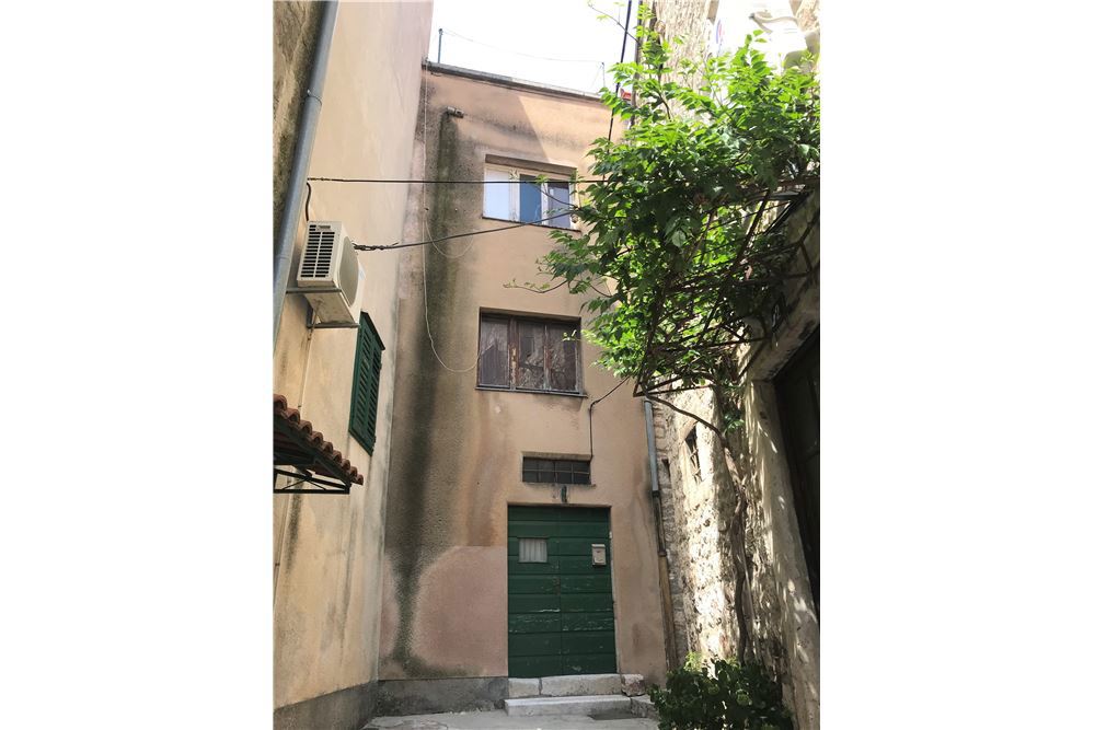 Hiša Grad, Šibenik, 120m2