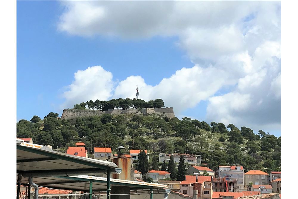 Hiša Grad, Šibenik, 120m2