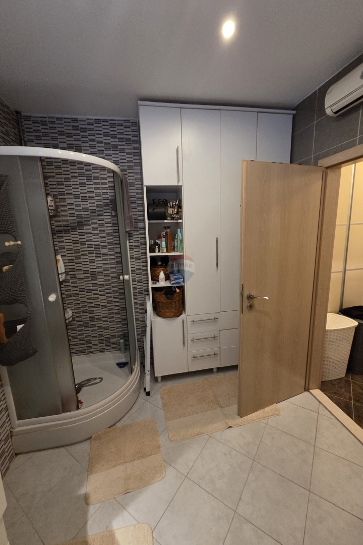 Hiša Raslina, Šibenik - Okolica, 284m2