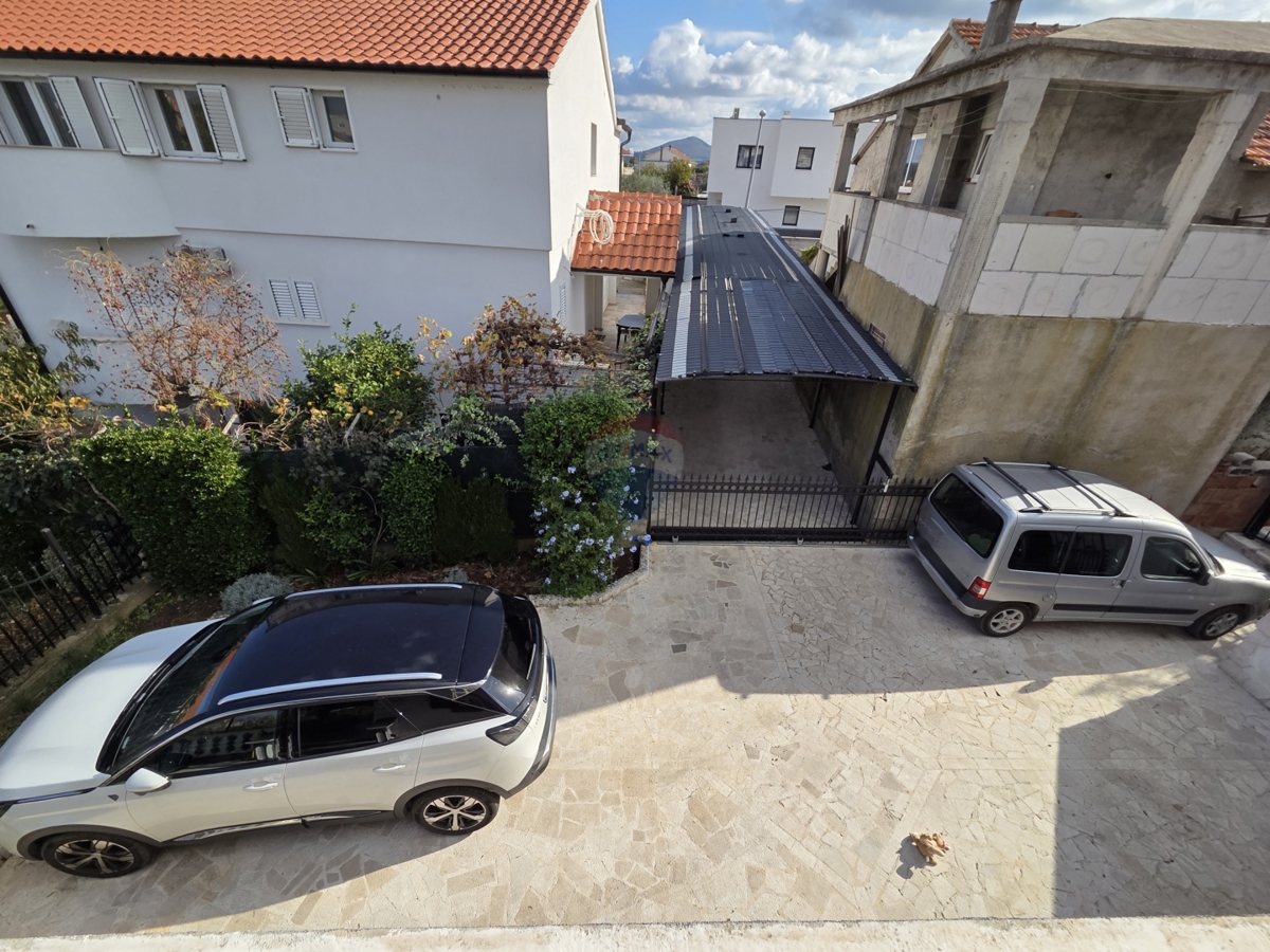 Hiša Raslina, Šibenik - Okolica, 284m2